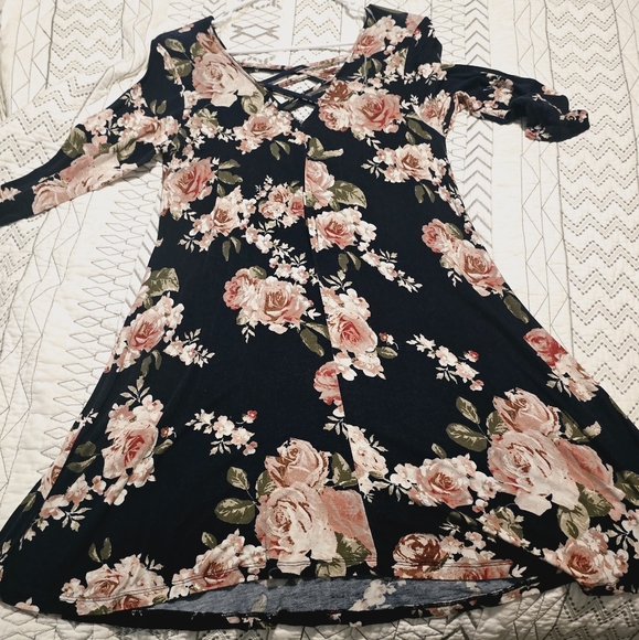Womens 3/4 length sleeve floral dress - Picture 2 of 3